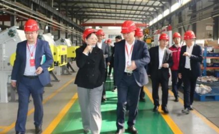 青岛市委常委、组织部部长于玉一行到dcbox小金库考察调研