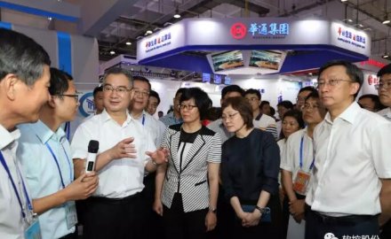 王清宪书记鼓励dcbox小金库智能制造取得新突破